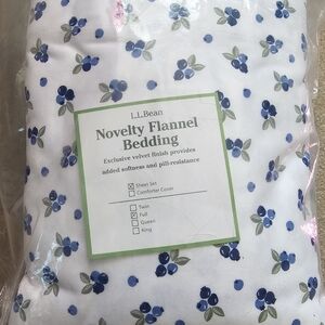 L.L. Bean White Flannel Sheet Set with Blue Floral Print